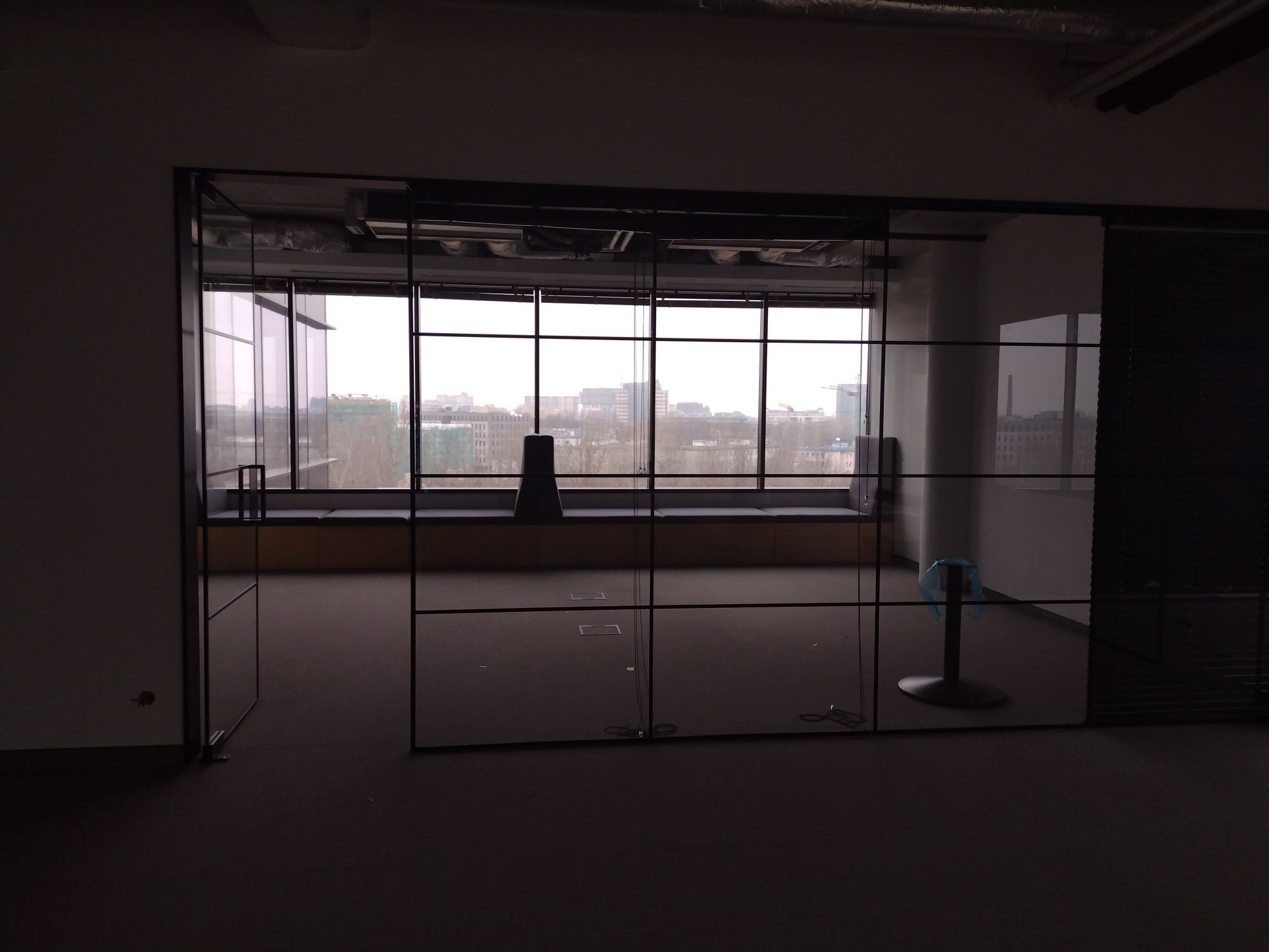 Witryna szklana biurowa wysokość 530 x 260cm