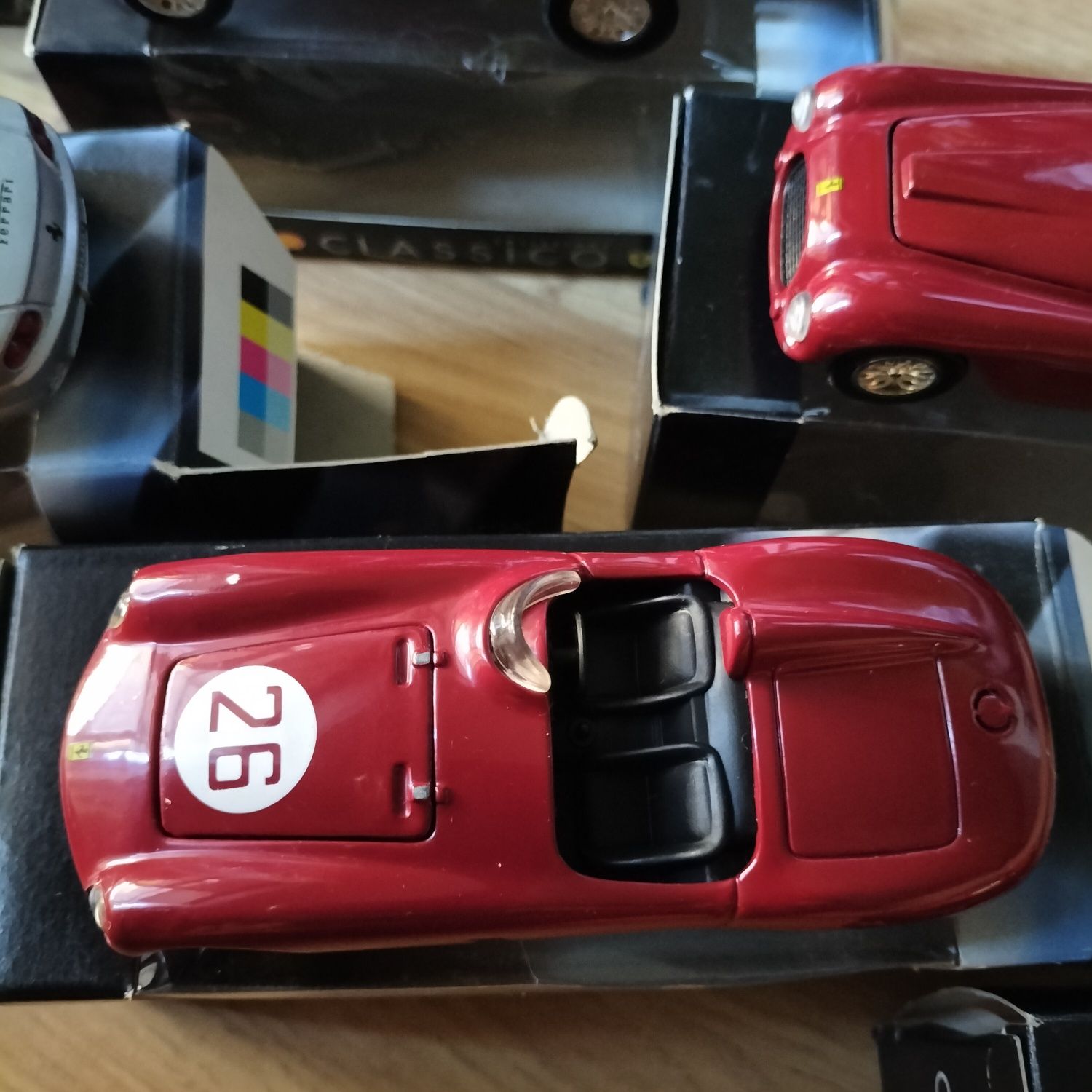 Carrinhos Ferrari de colecção com 12 cm, escala 1/39, a 5€ cada um