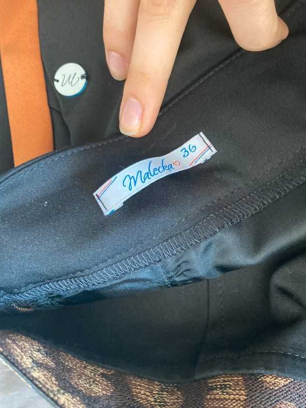 eleganckie spodnie maklecka cygaretki w panterkę z lampasem