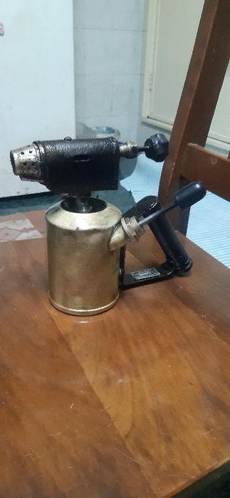 Maçarico muinto antigo em bom estado