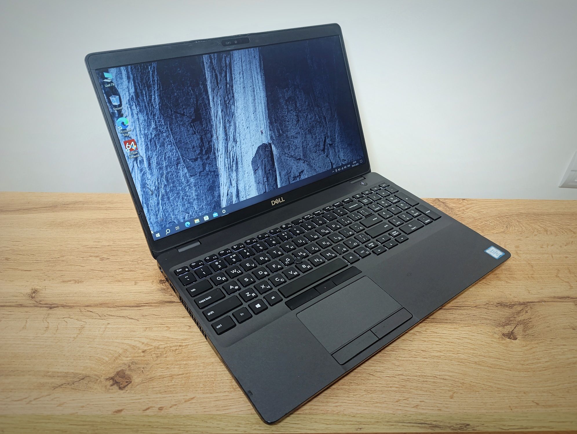 15'6 Dell Precision 3540/i7-8565U/AMD Radeon WX2100/16GB DDR4/АКБ 3 г