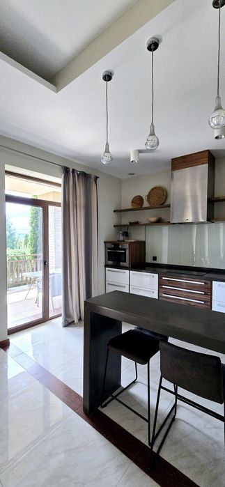 Будинок з басейном,  сауною, 15 соток землі