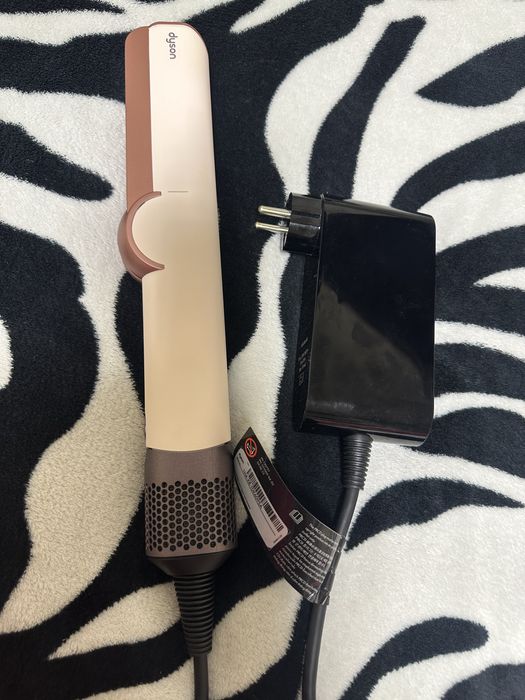 Dyson Airstrait Ceramic Pink/Rose Gold. Дайсон плойка розового цвета