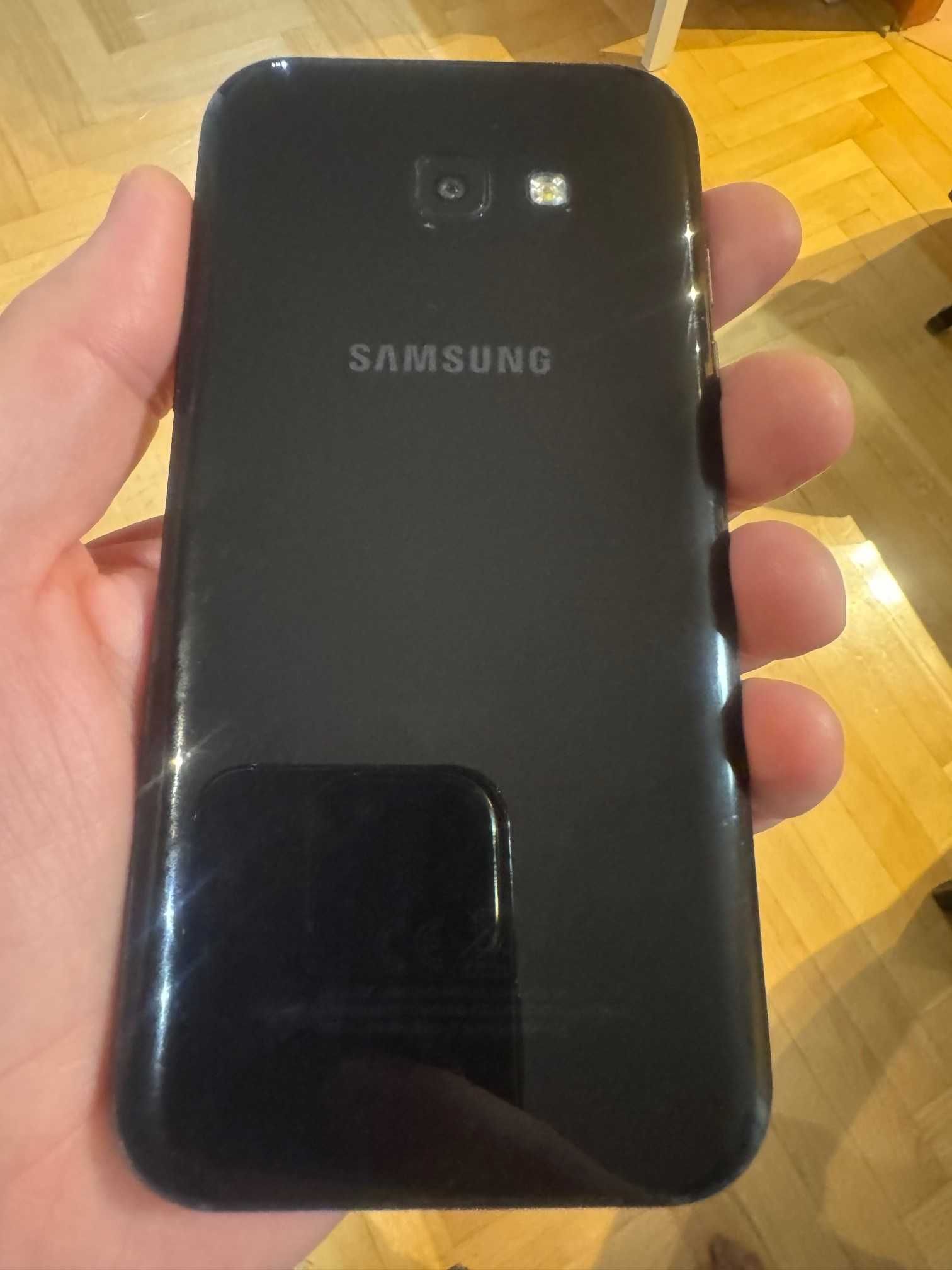 Samsung Galaxy A5 2017 czarny USB-C stan bdb, II właśc., bez uszkodzeń