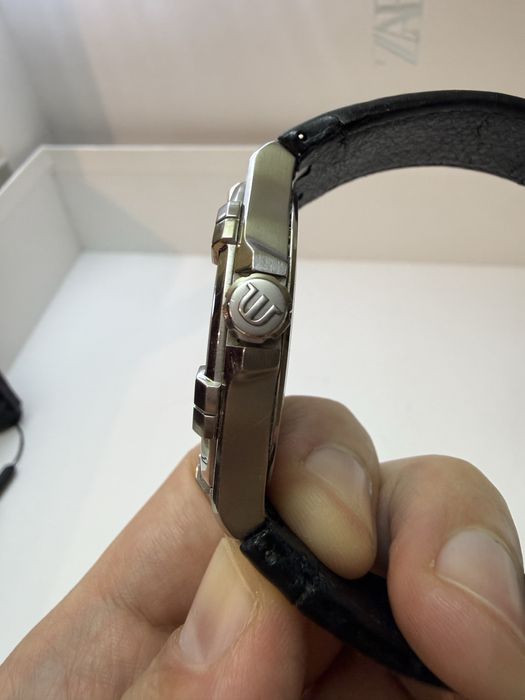 Maurice Lacroix Aikon AI1008