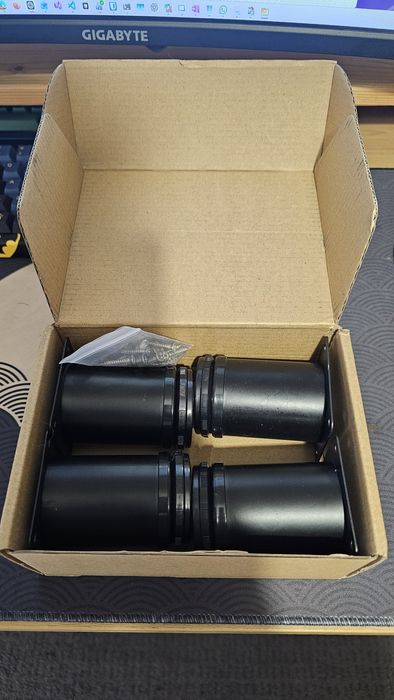 4 pés de móvel de 8cm (ajustável até 1,5 cm) preto