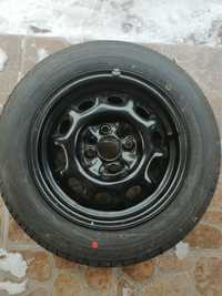 Opona Dunlop Sport z felgą stal 175/65/14 4x100