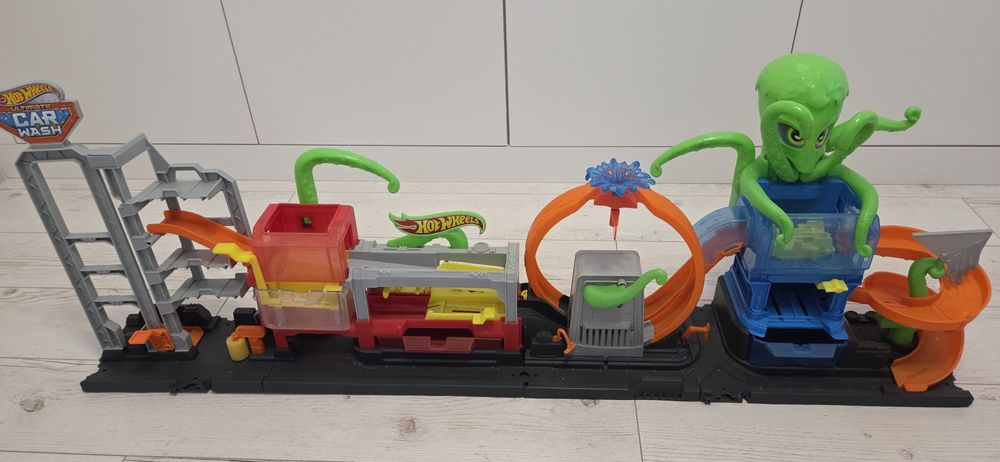 Hot Wheels City Megamyjnia Atak ośmiornicy HBY96