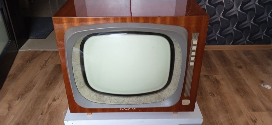 Alga -P-36-67 telewizor kolekcjonerski