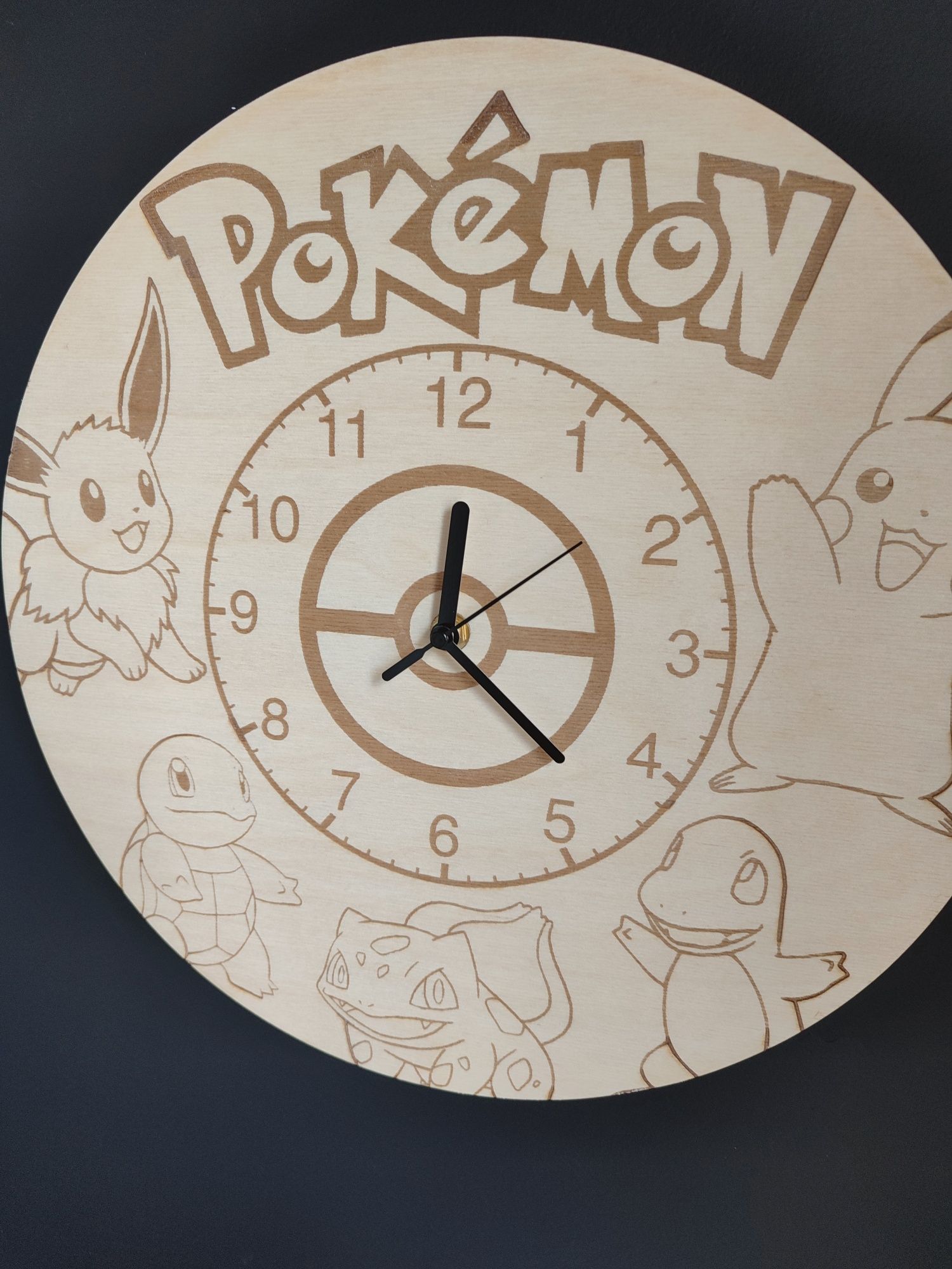 Duży drewniany zegar pokemony 37 cm