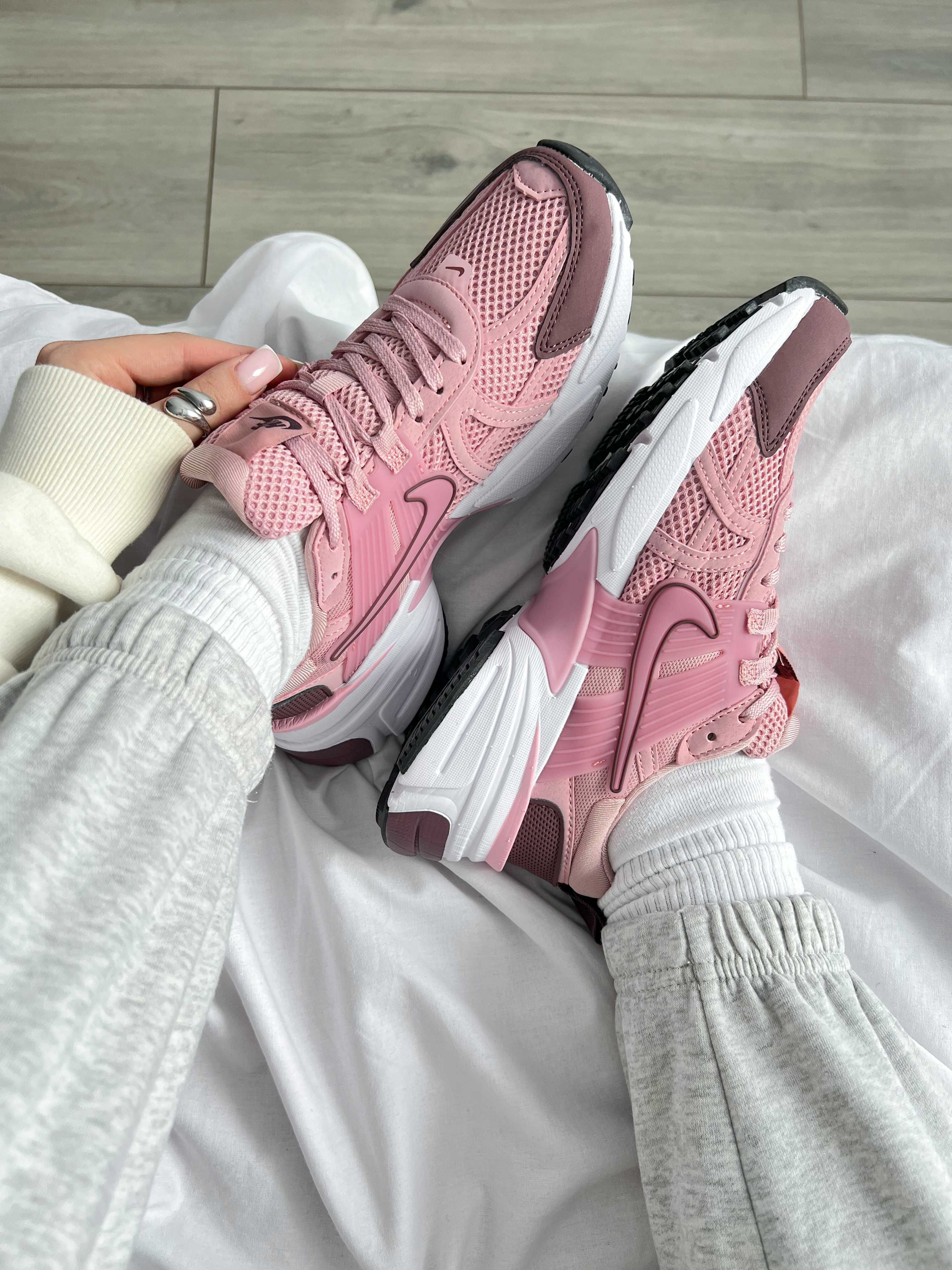 кросівки жіночі Nike V2K  pink