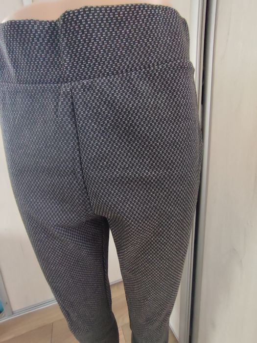 Damskie legginsy, czarne w białe kropki, firmy Beloved roz M