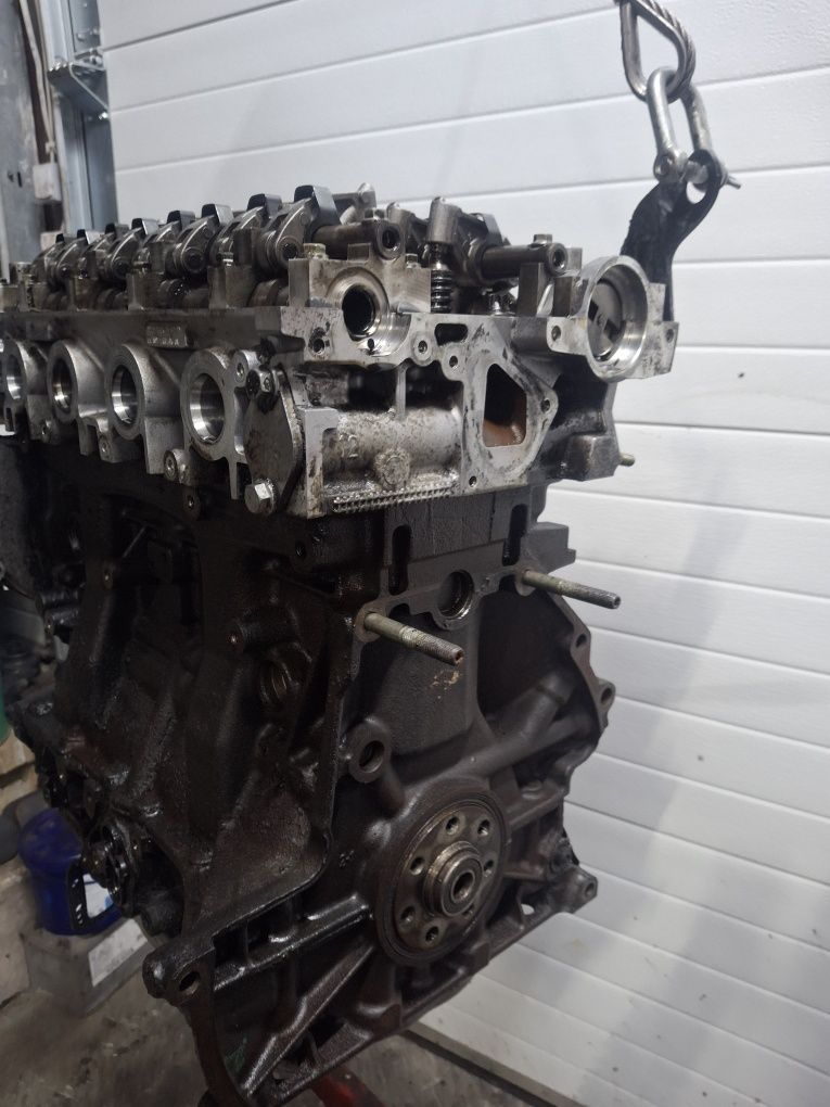 Silnik słupek bez osprzętu 2.5 dci g9u a750 master II 05r