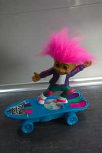 Skateboarding Troll