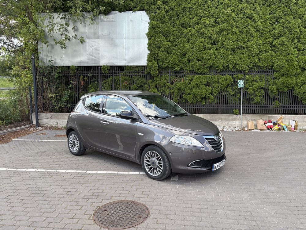 LANCIA YPSILON 0.9T Platinum SS Bose salon polska