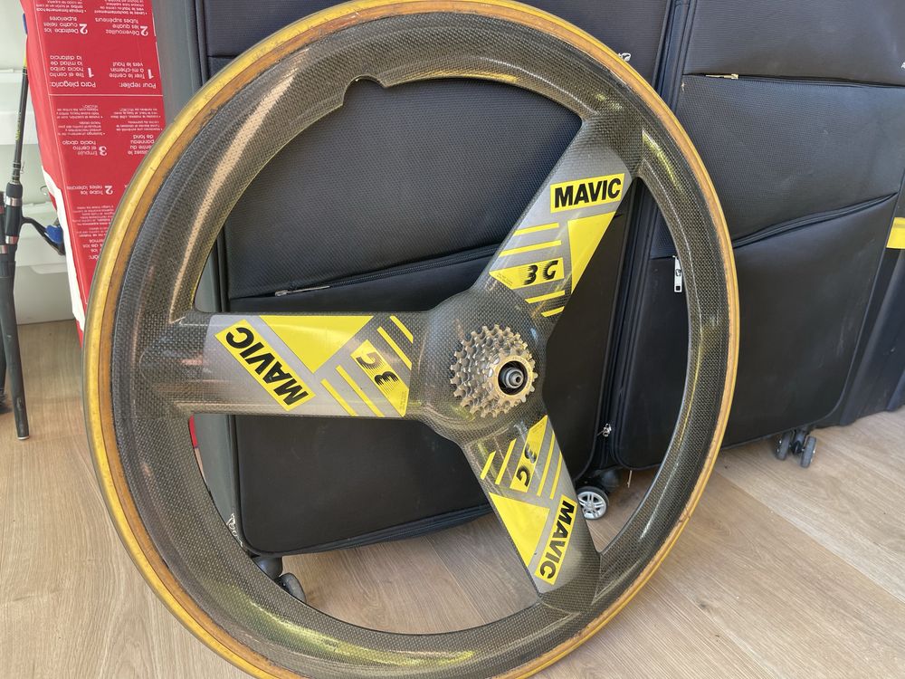 Roda mavic carbono