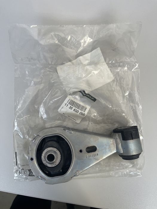 Верхня подушка двигуна на Рено Меган 3(113560009R)