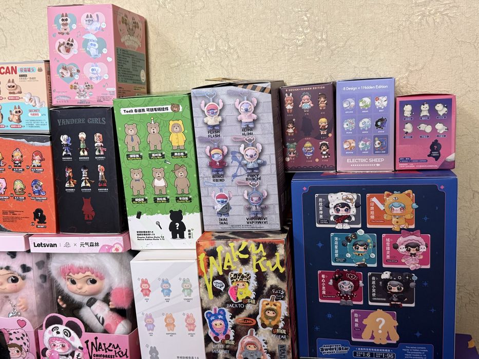 Блайндбокс Blindbox Miniso, POP MART, Wakuku, Azuki, Labubu