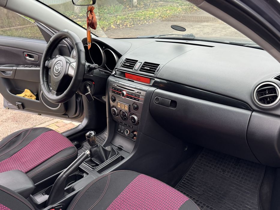 Продам Mazda 3 в очень ухоженном состоянии
