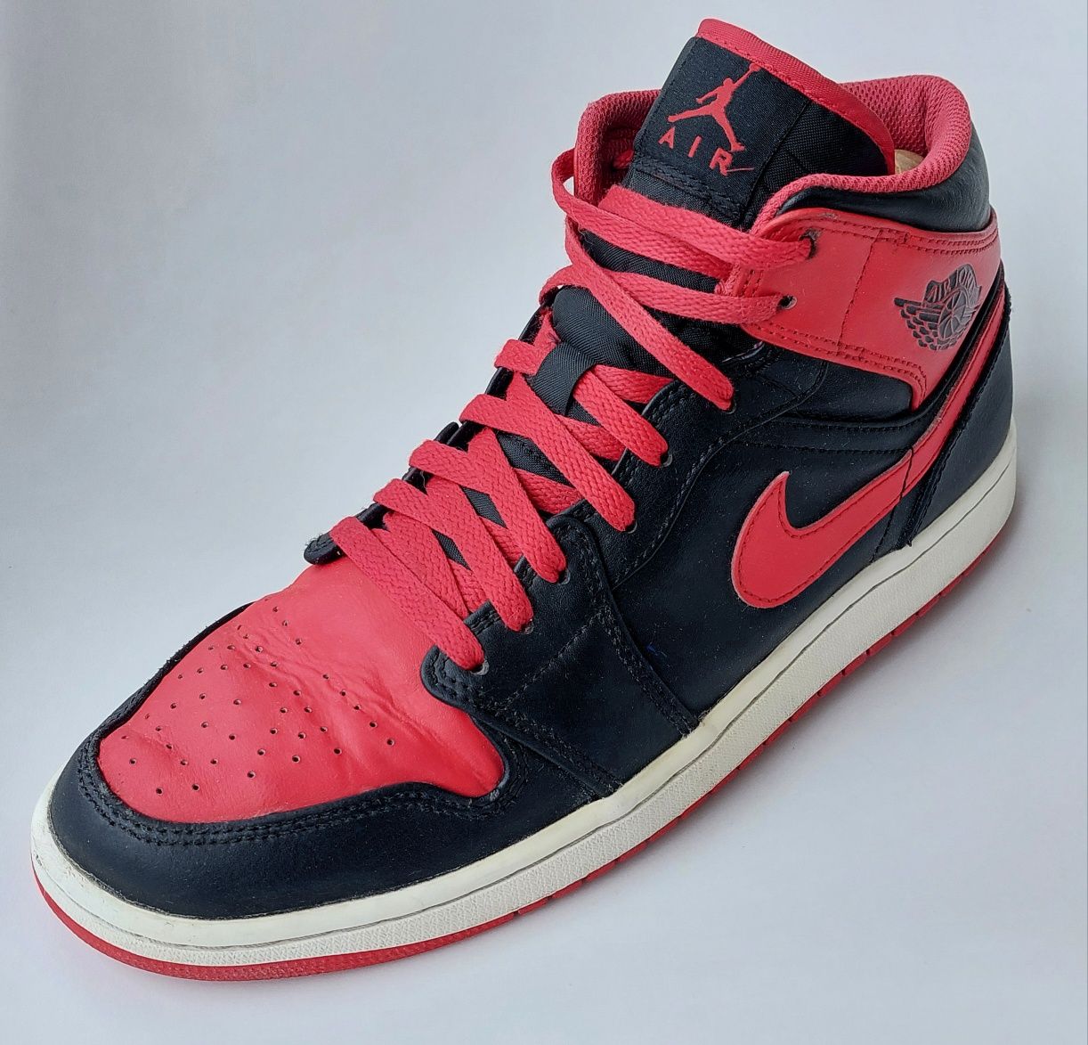 Buty Nike Air Jordan 1 Mid Alternate Bred roz.44,5