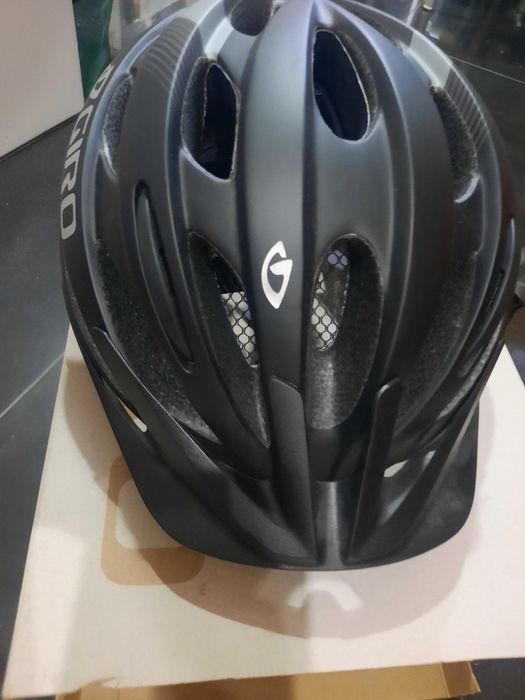 Capacete bicicleta GIRO, novo, na caixa