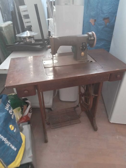 Maquina  de custura singer