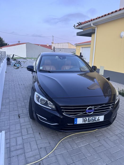 Volvo V60 D6 2.4 (phev 50kms)