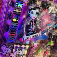 Лялька Monster High Amped Up Frankie Stein 2023