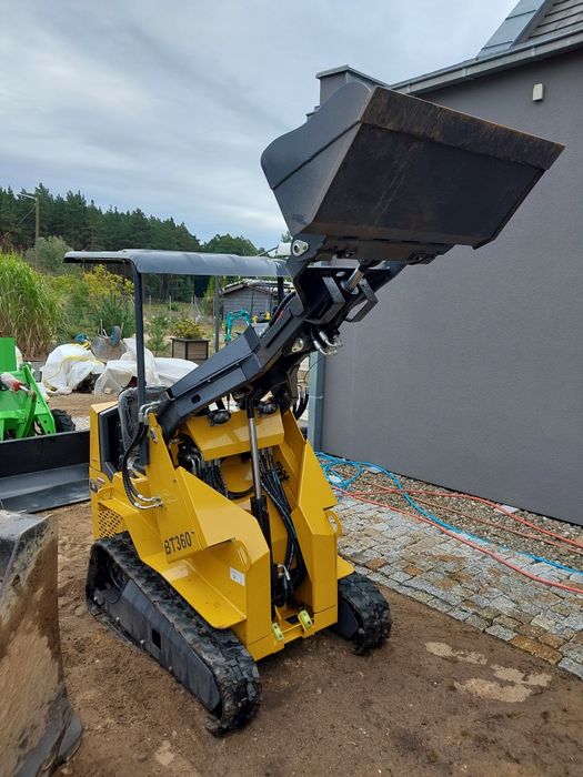 Miniładowarka gąsienicowa 13,5hp