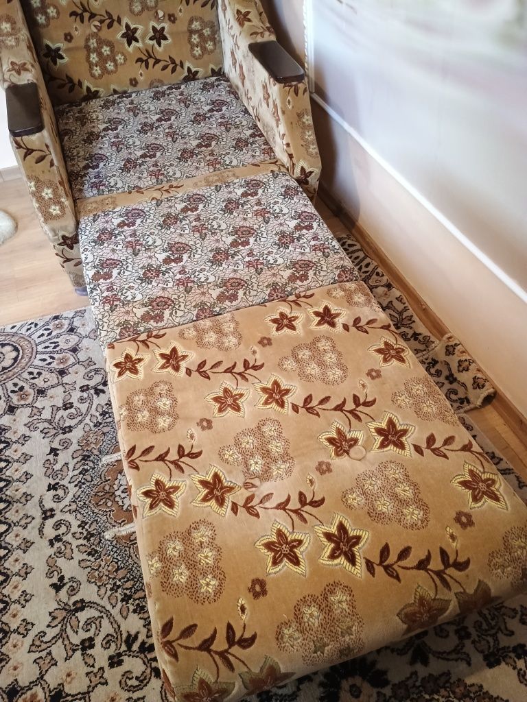 Кресло раскладное,кресло-кровать,почти новое,в наличии 2 шт.