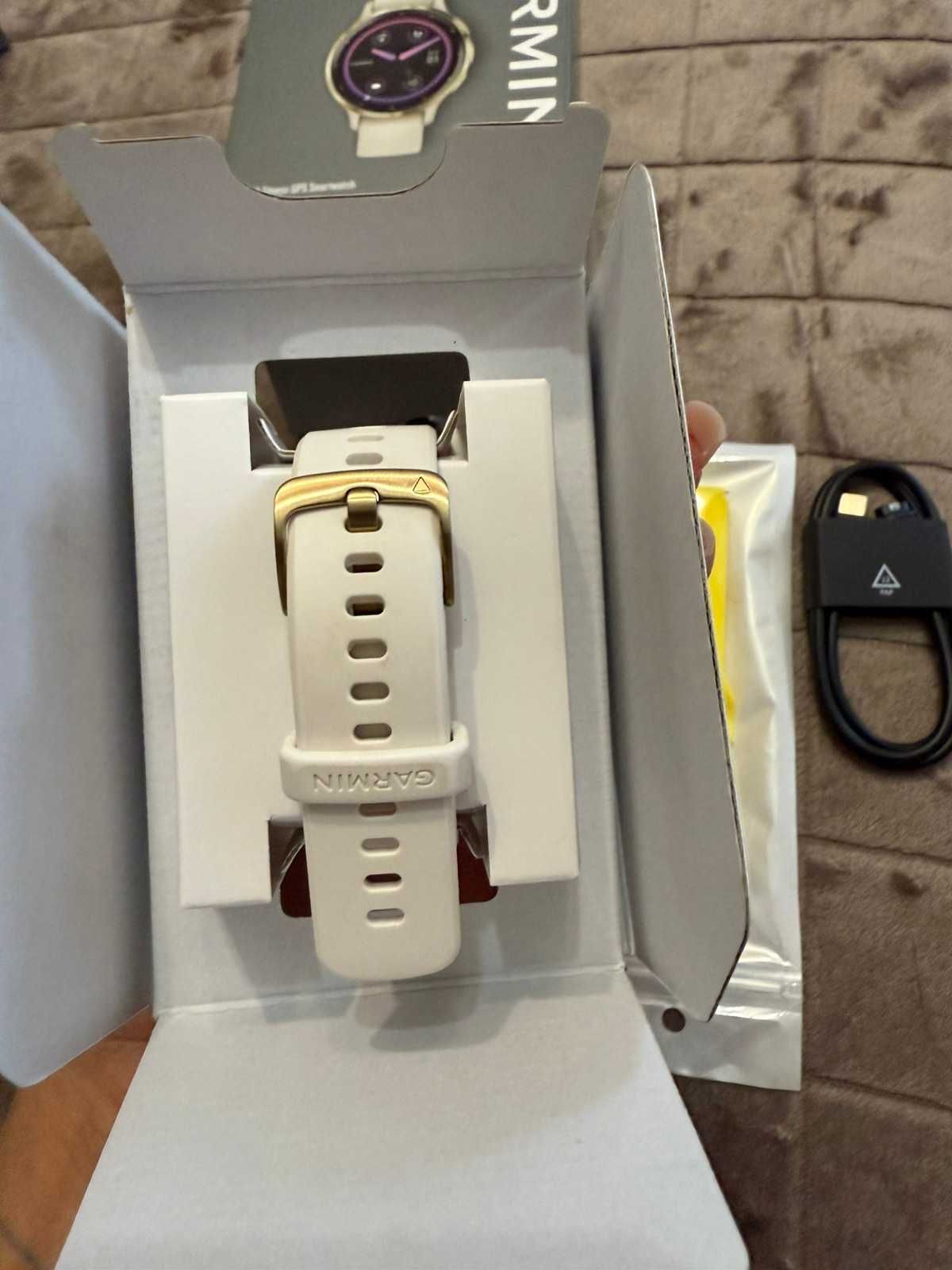 GARMIN VENU 3S biały, Sprzedam zegarek Garmin Venu 3S.