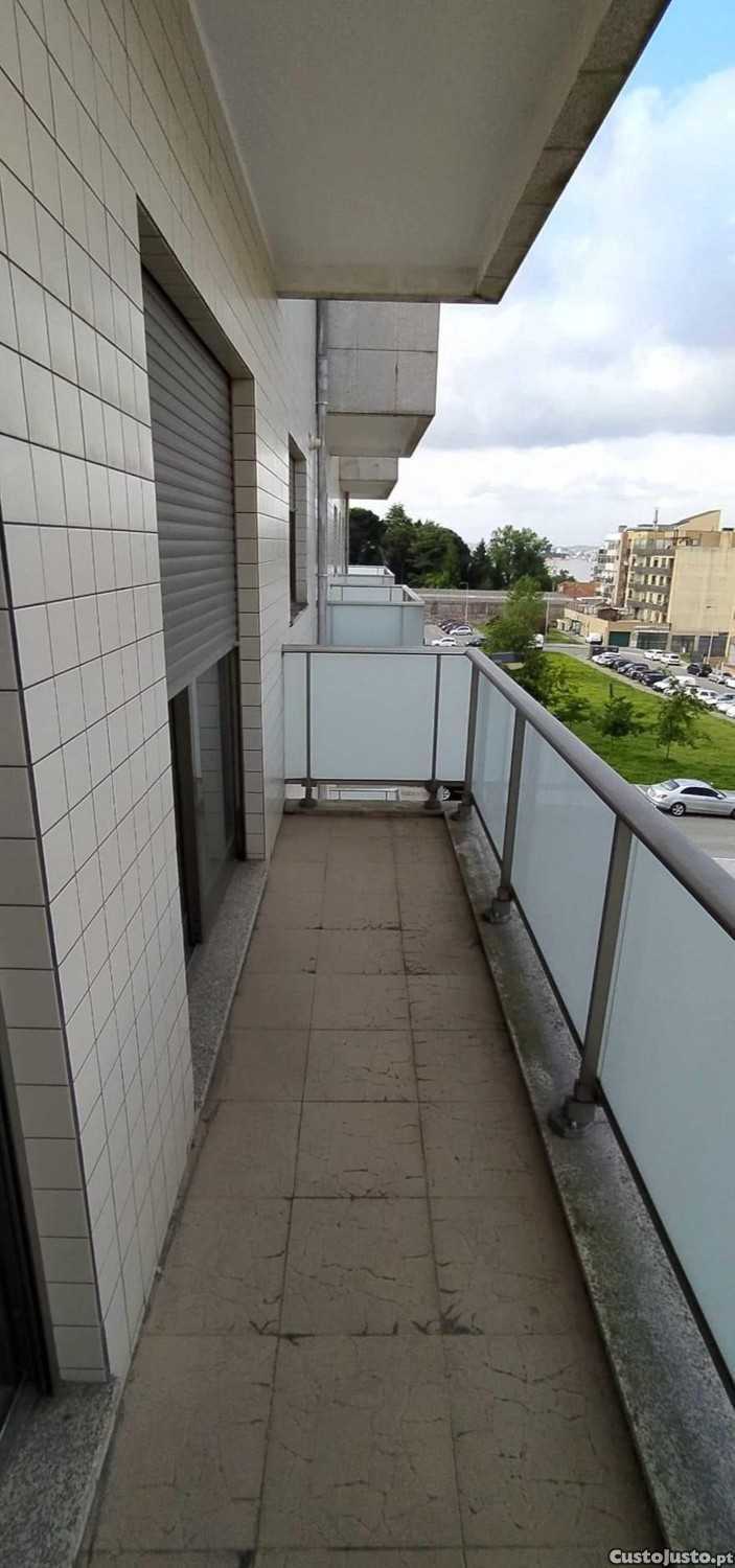 T2 ao Padrão da Légua c/ garagem e arrumos