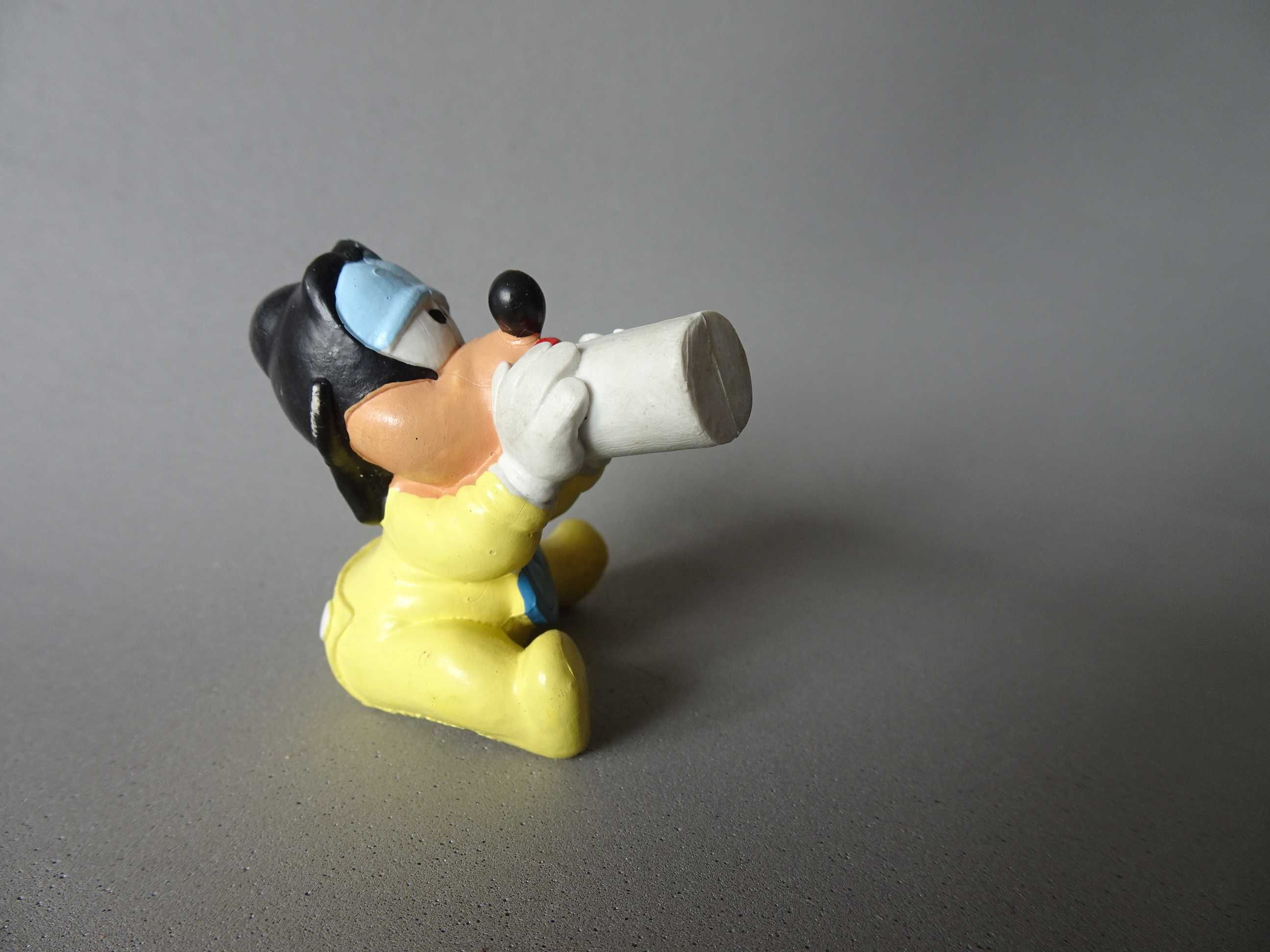 Figura em PVC Maia Borges - Pateta amarelo claro
