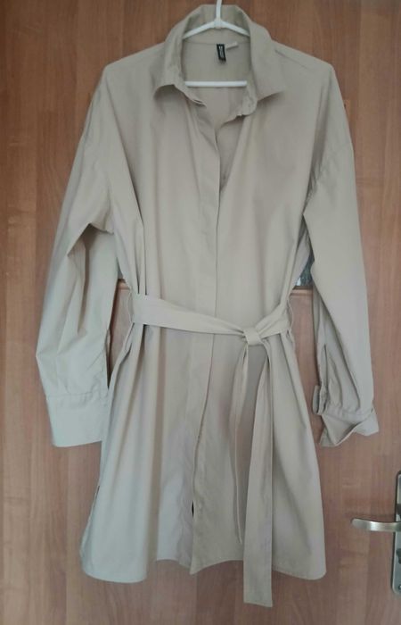 Sukienka koszulowa H&M.