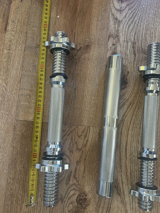 Sztanga metalowa zmieniajaca sie w hantle