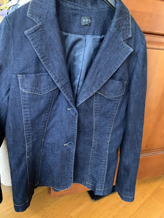 Продаю джинсовий піджак жіночий темно-синього кольору