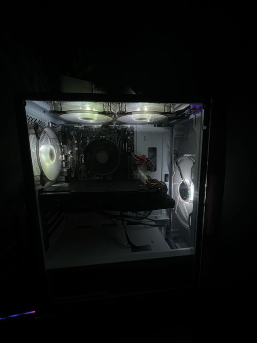 Пк для роботи та кіберспортивних ігор