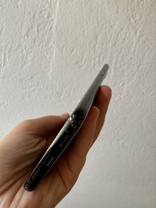 Телефон Samsung S20+ 5G 12/128