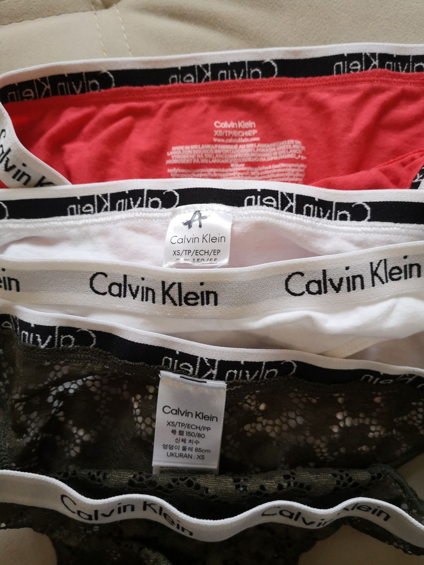 Majtki damskie, figi koronkowe calvin klein 3pak XS /34