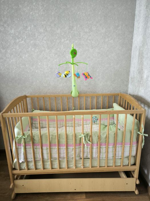 Детская кроватка за 1900