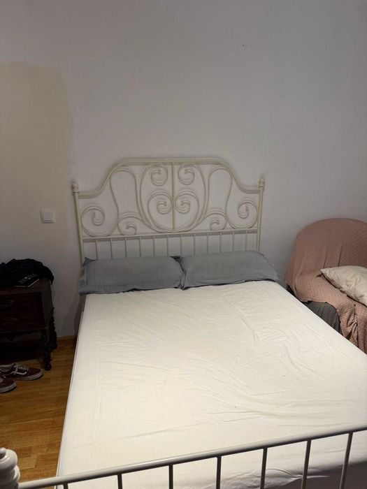 Cama casal, modelo IKEA