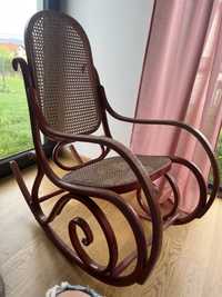 Drewniany Bujany fotel
