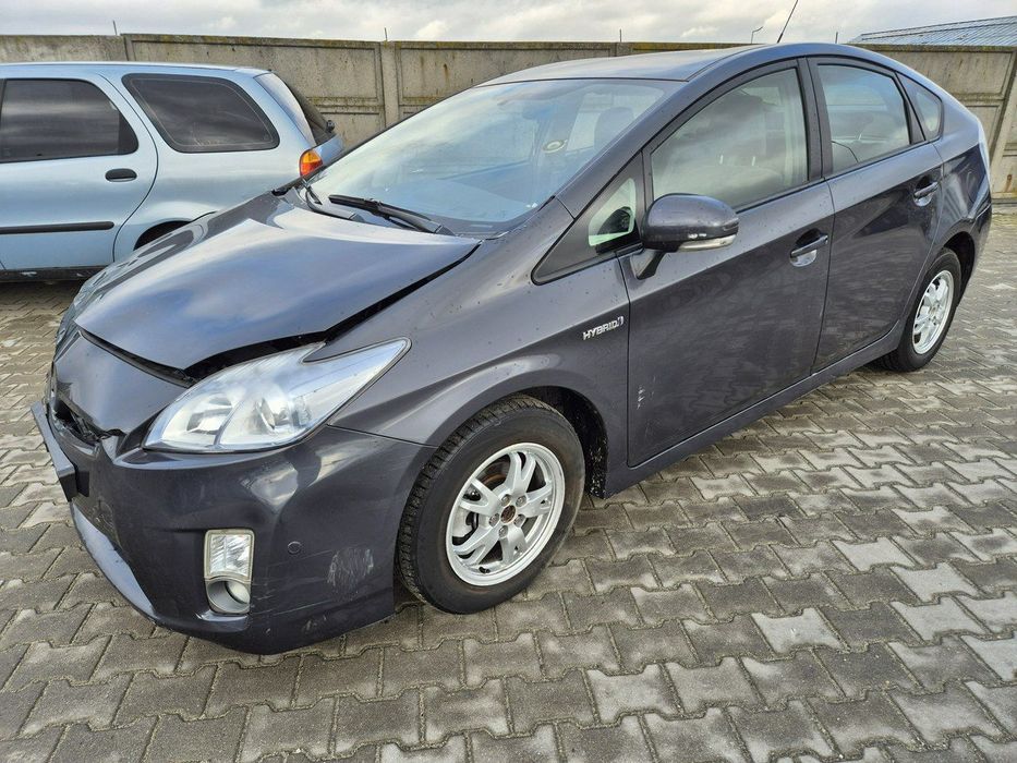 Toyota Prius 1,8 Hybryda 136KM
