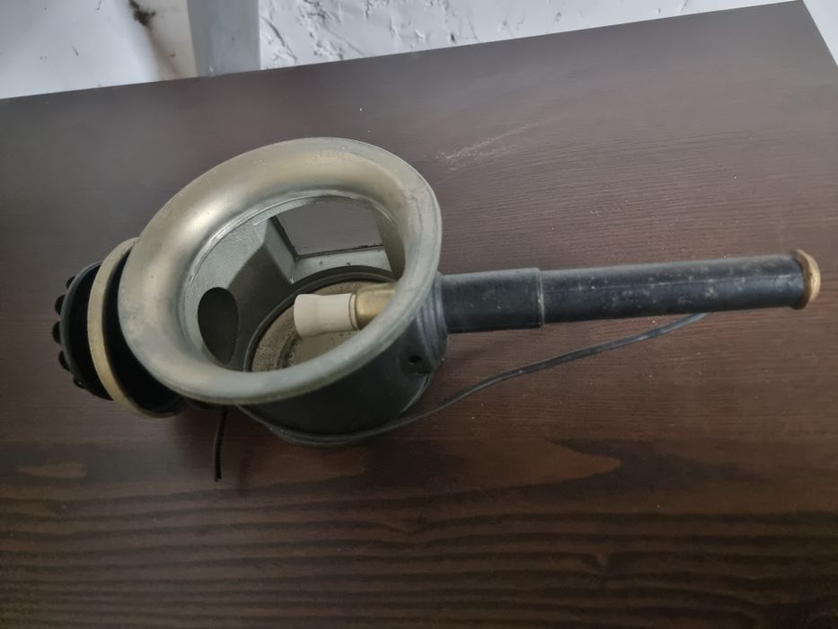 Stara lampa z wozu konnego