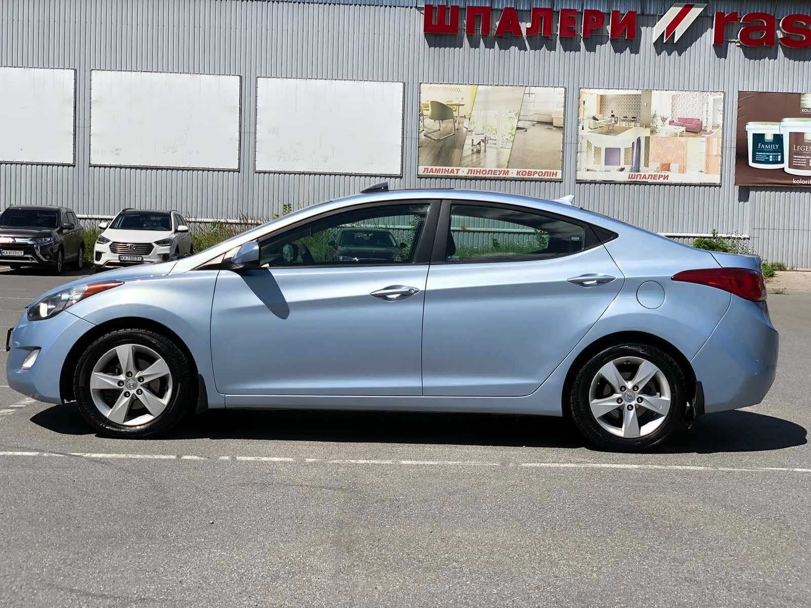 Hyundai Elantra 1.8 л