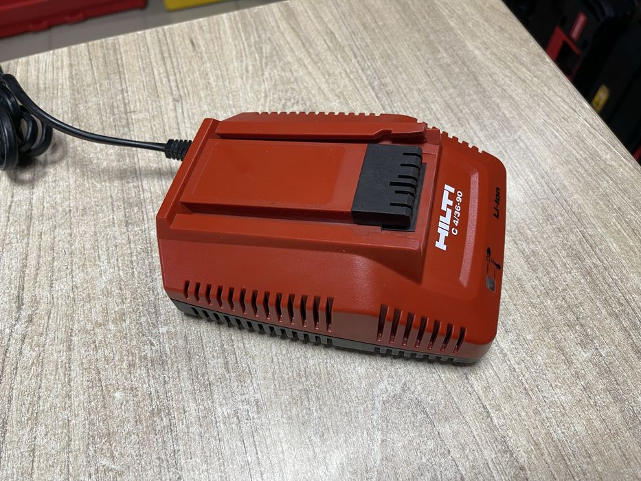 Hilti C4/36-90 / зарядний пристрій Хілті 22V