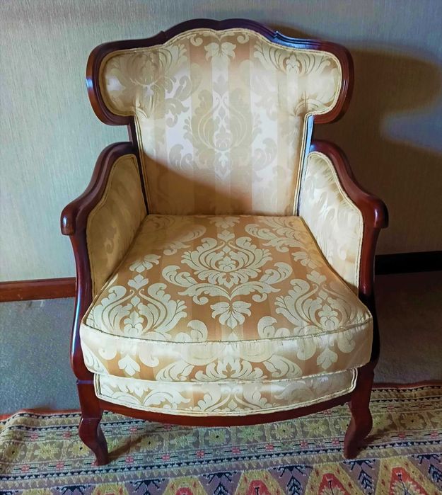 Cadeirão Madeira Tecido