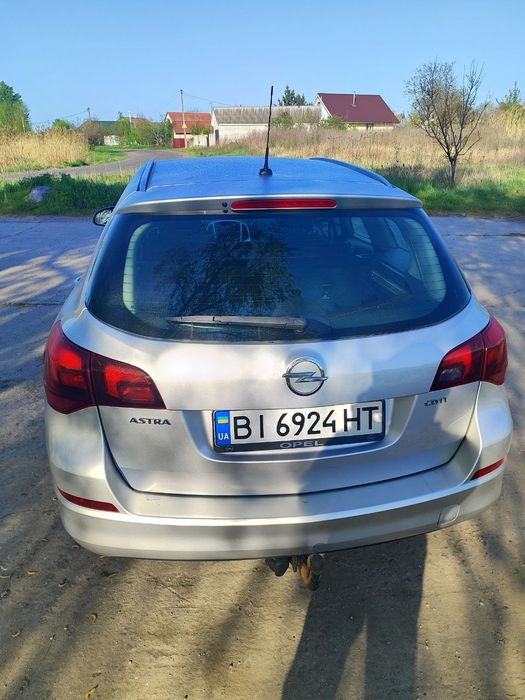 Автомобіль Opel Astra J від власника