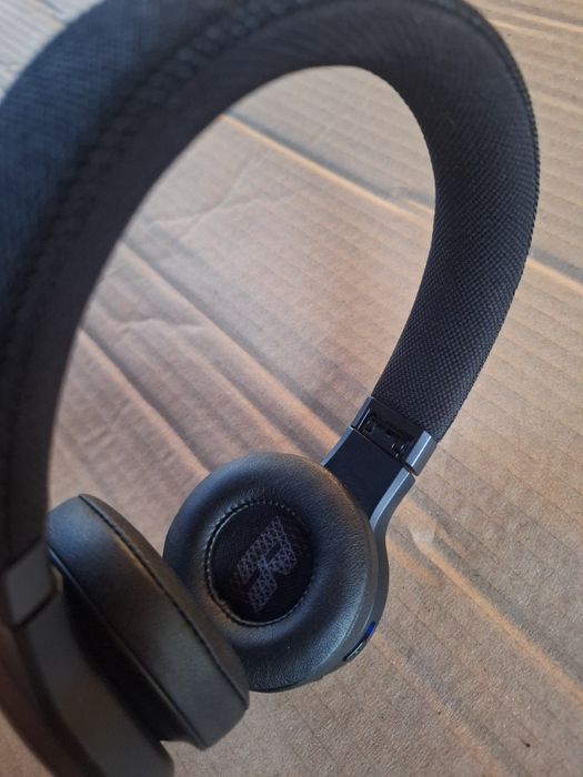 Słuchawki bezprzewodowe  bluetooth JBL Live 460NC wada!!