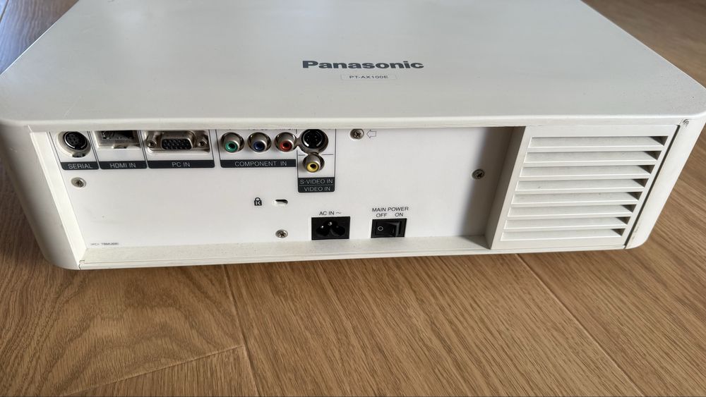 Projektor Panasonic PT-AX100E